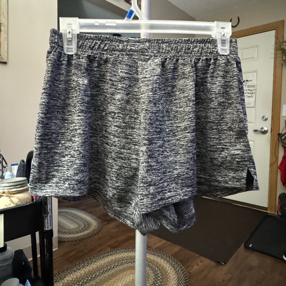 Gray Athletic Shorts with Elastic Waistband and Breathable Fabric